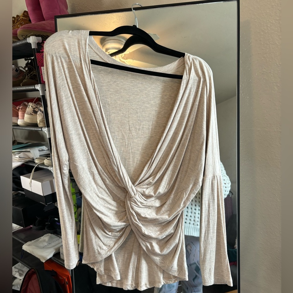 Savvi Lifestyle Co. Reversible Twist Long Sleeve Women’s Cream Top XL/2X